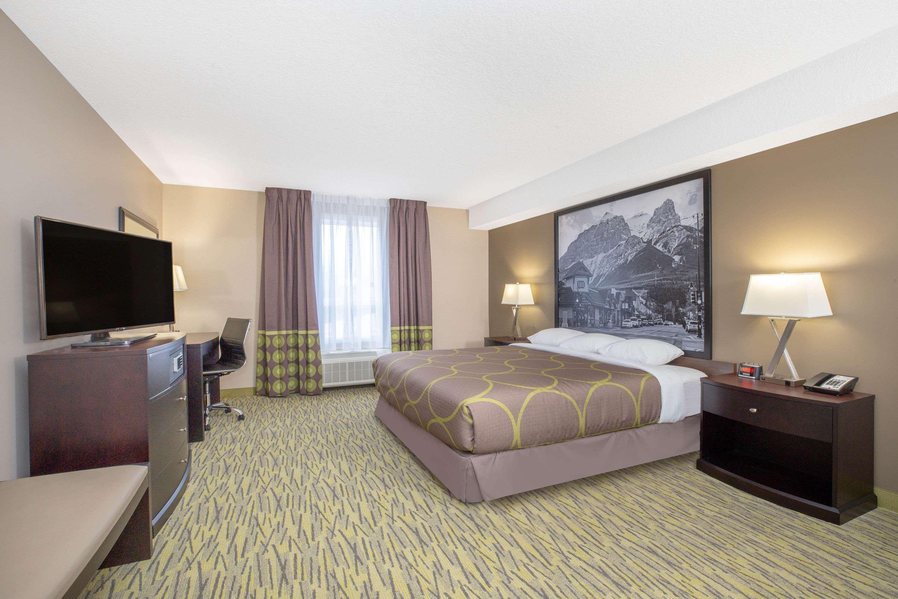 Super 8 By Wyndham Canmore Luaran gambar