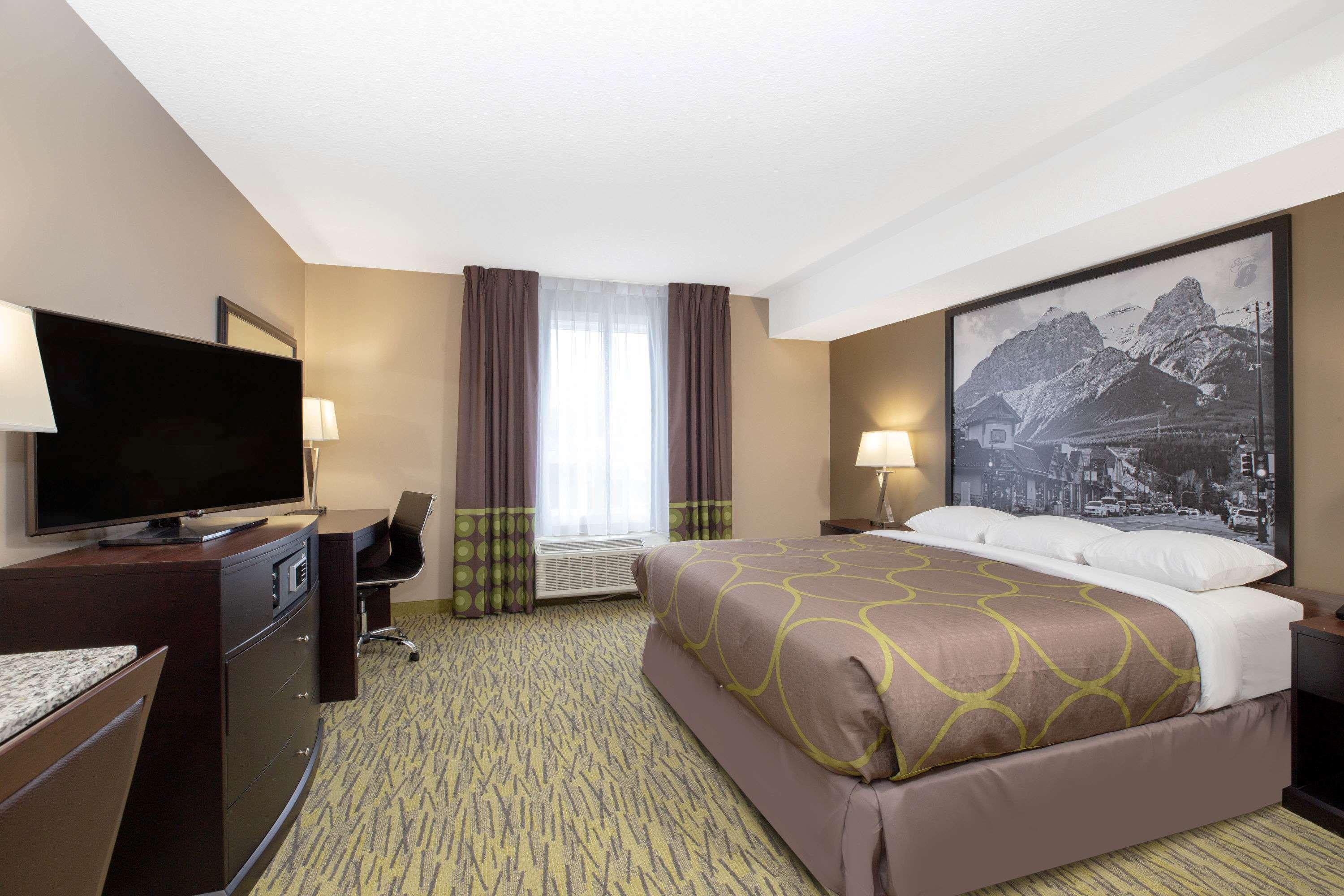 Super 8 By Wyndham Canmore Luaran gambar