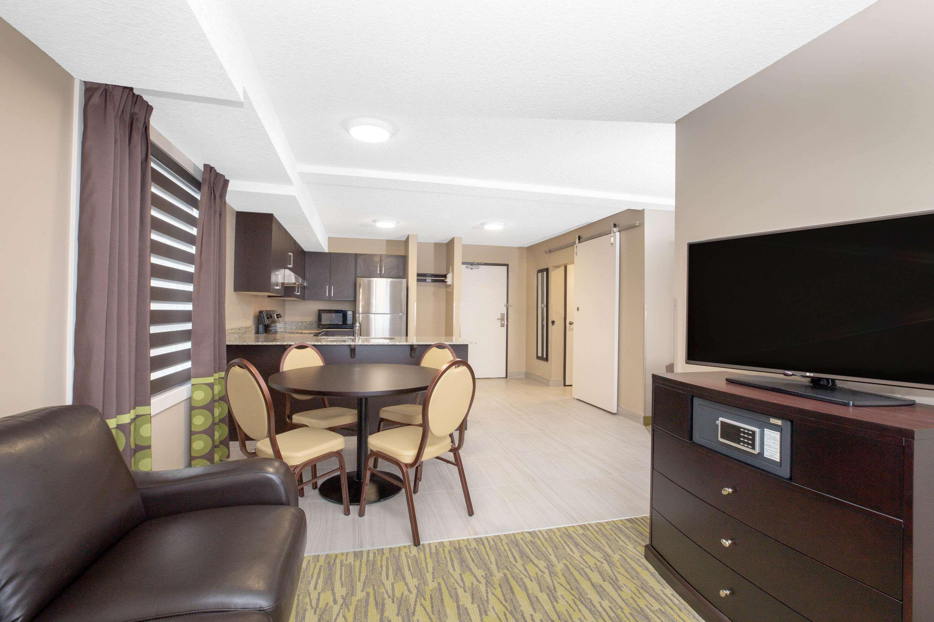 Super 8 By Wyndham Canmore Luaran gambar