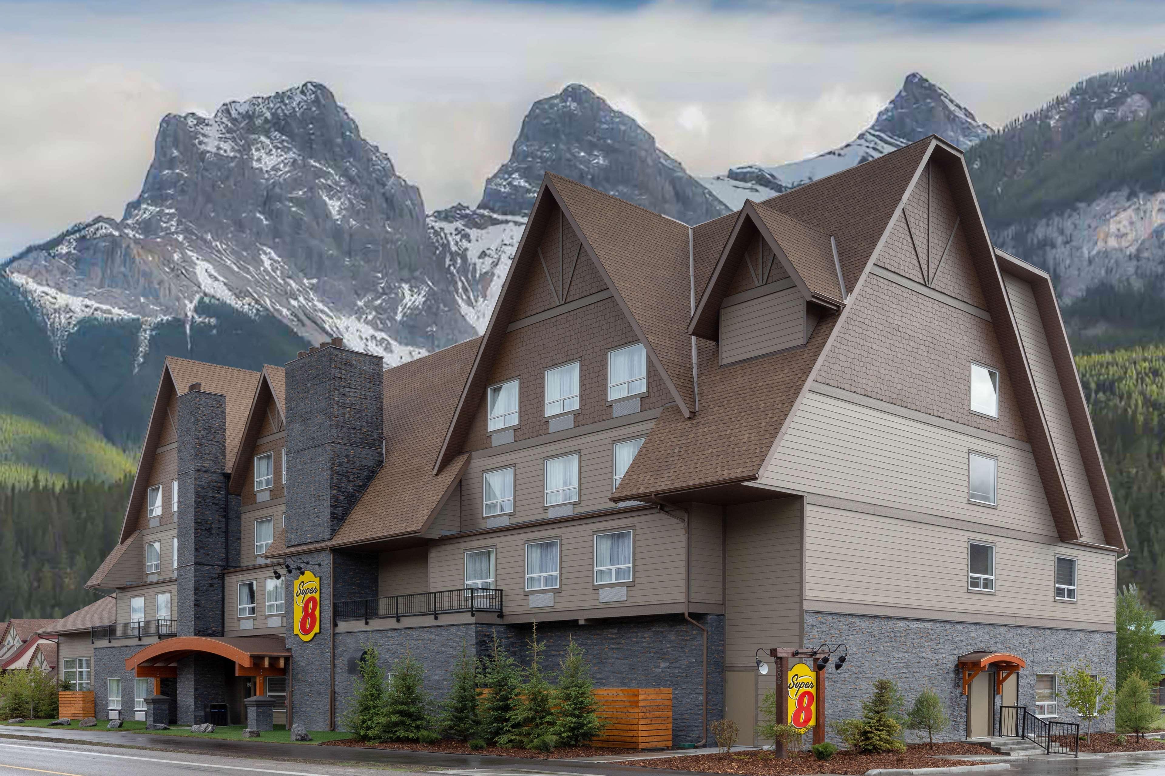 Super 8 By Wyndham Canmore Luaran gambar