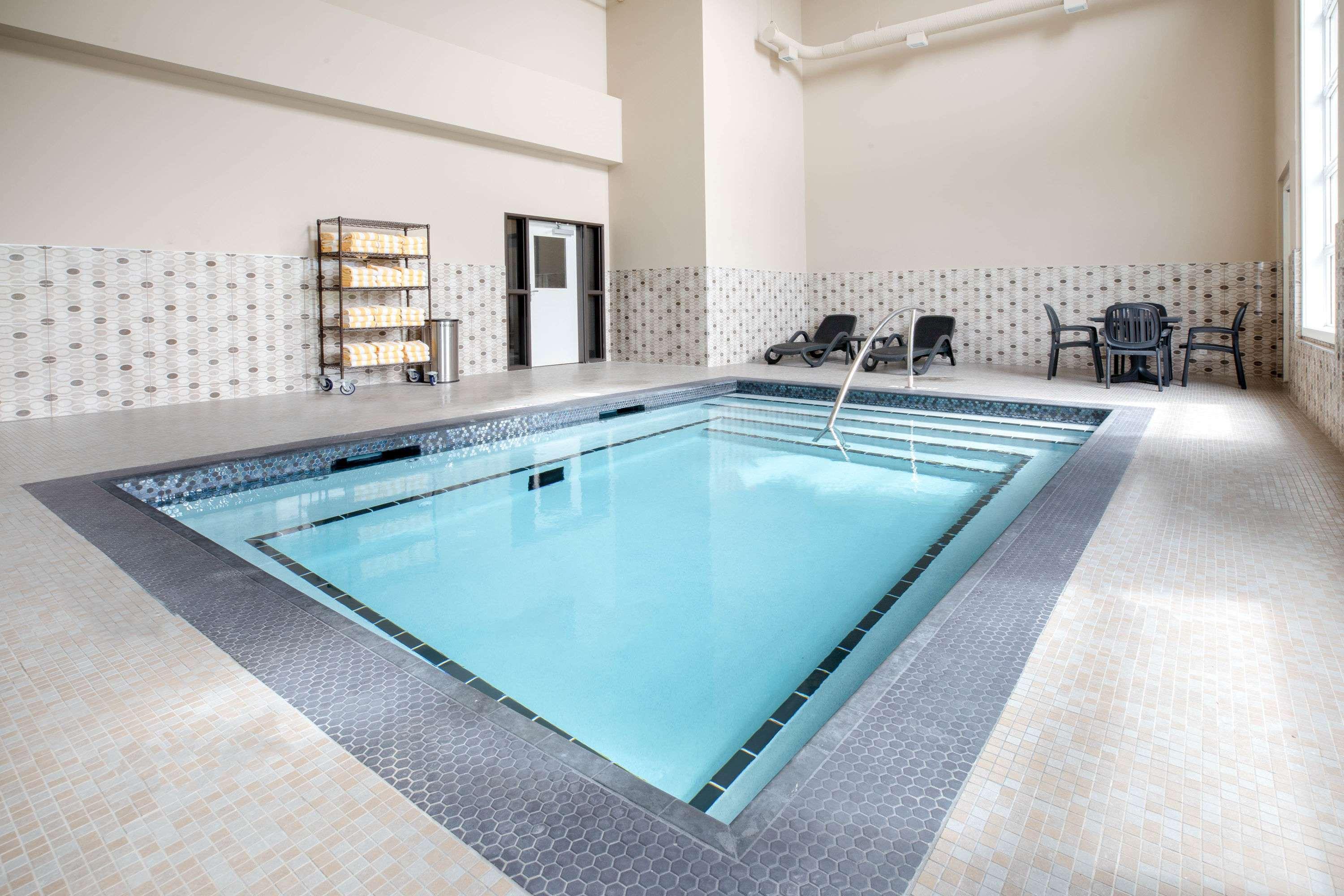 Super 8 By Wyndham Canmore Luaran gambar