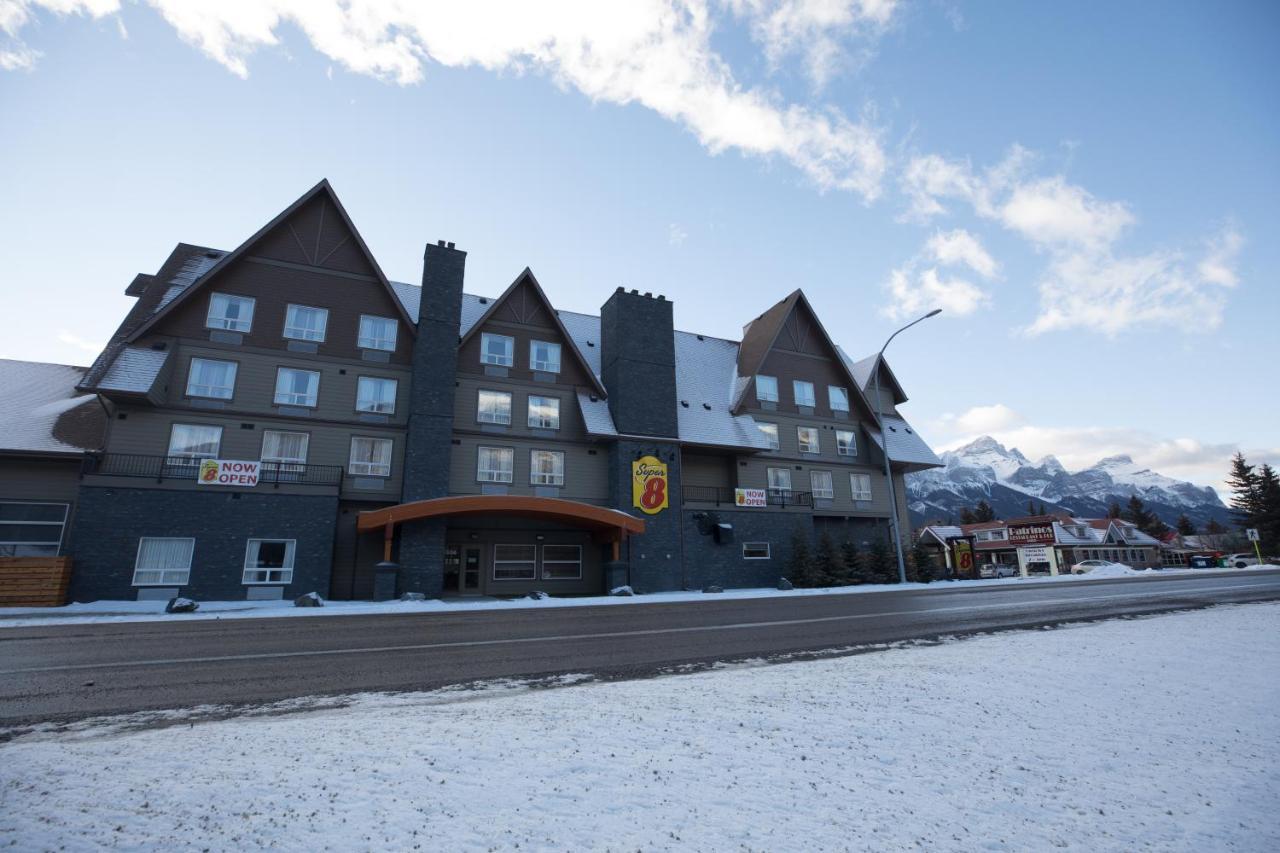 Super 8 By Wyndham Canmore Luaran gambar