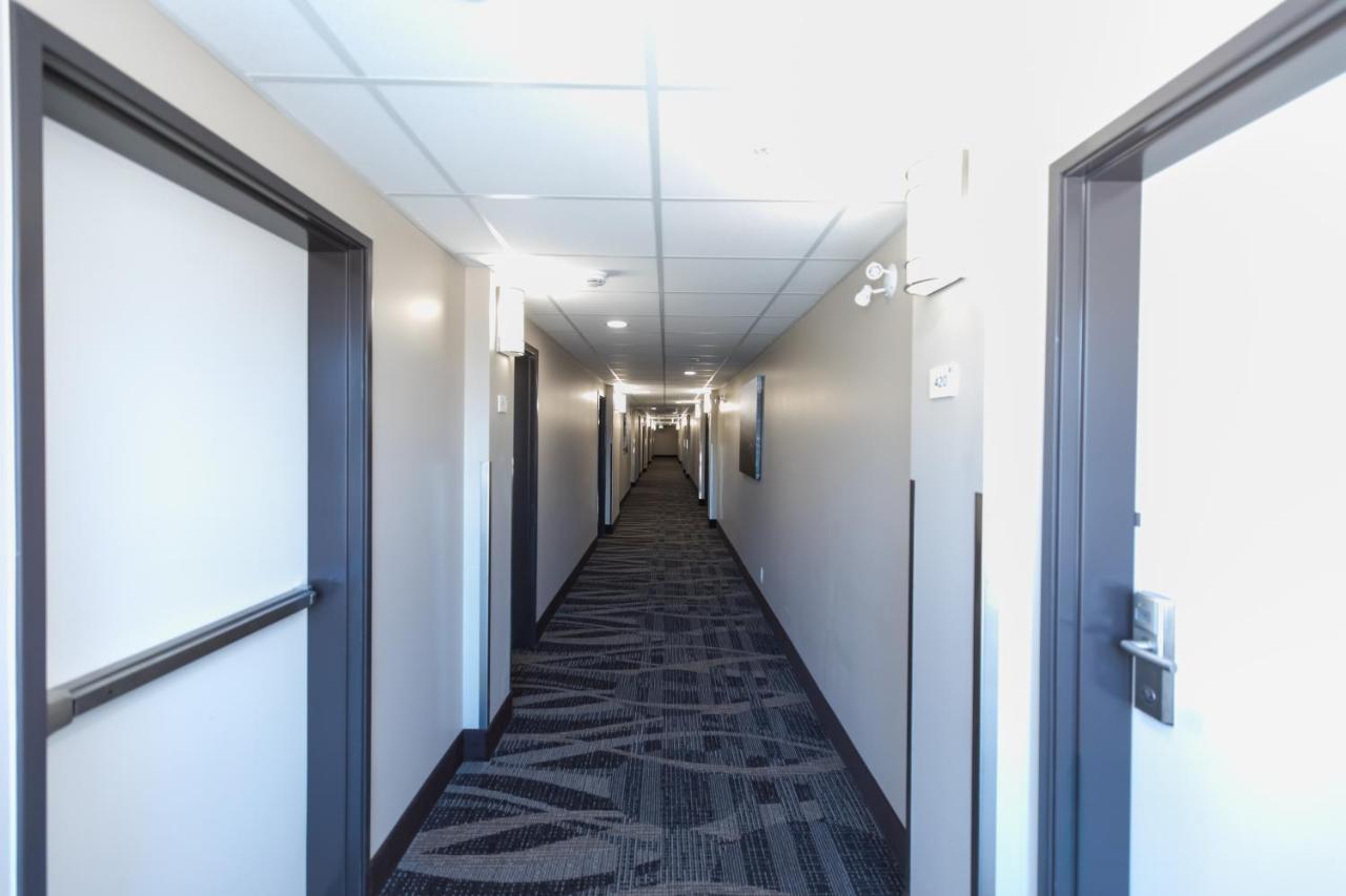 Super 8 By Wyndham Canmore Luaran gambar