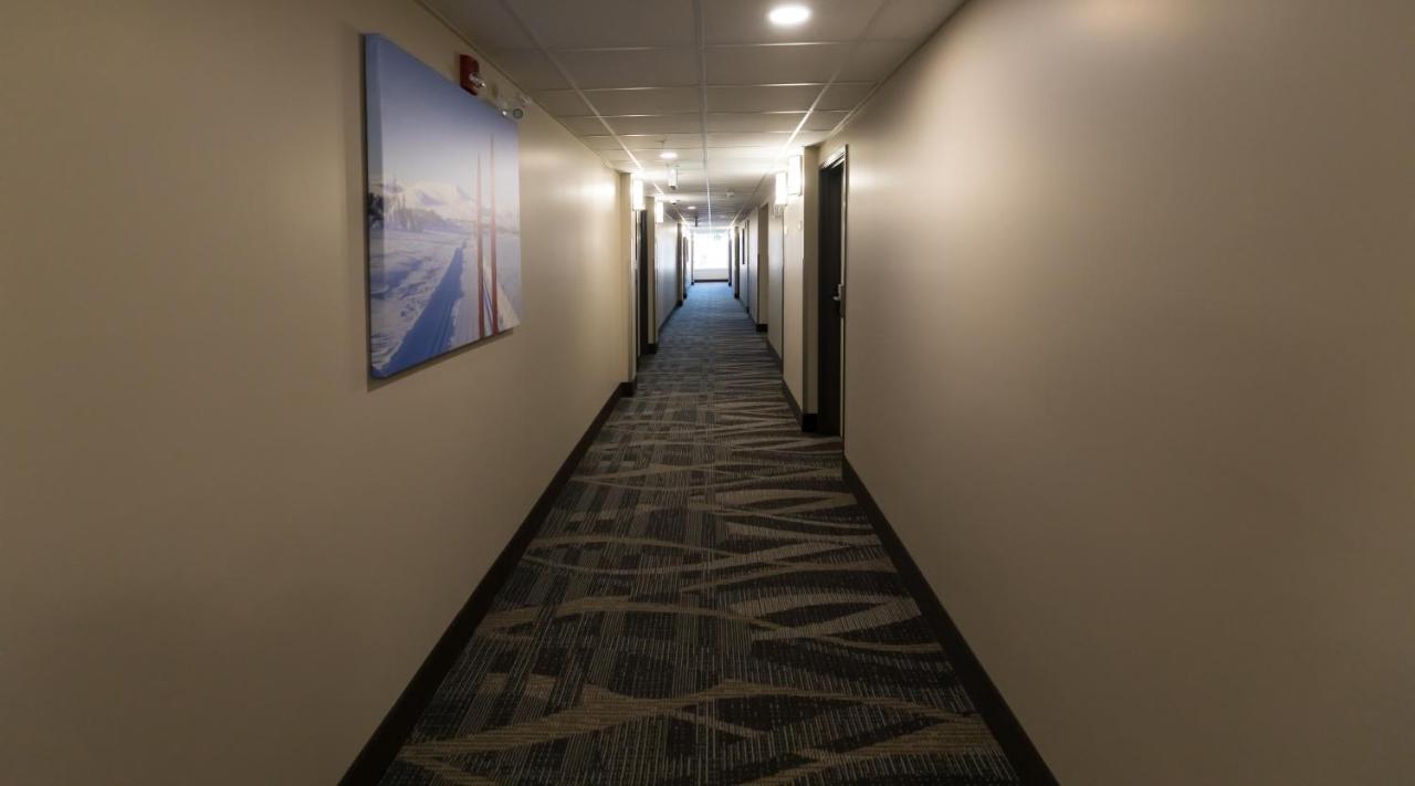 Super 8 By Wyndham Canmore Luaran gambar
