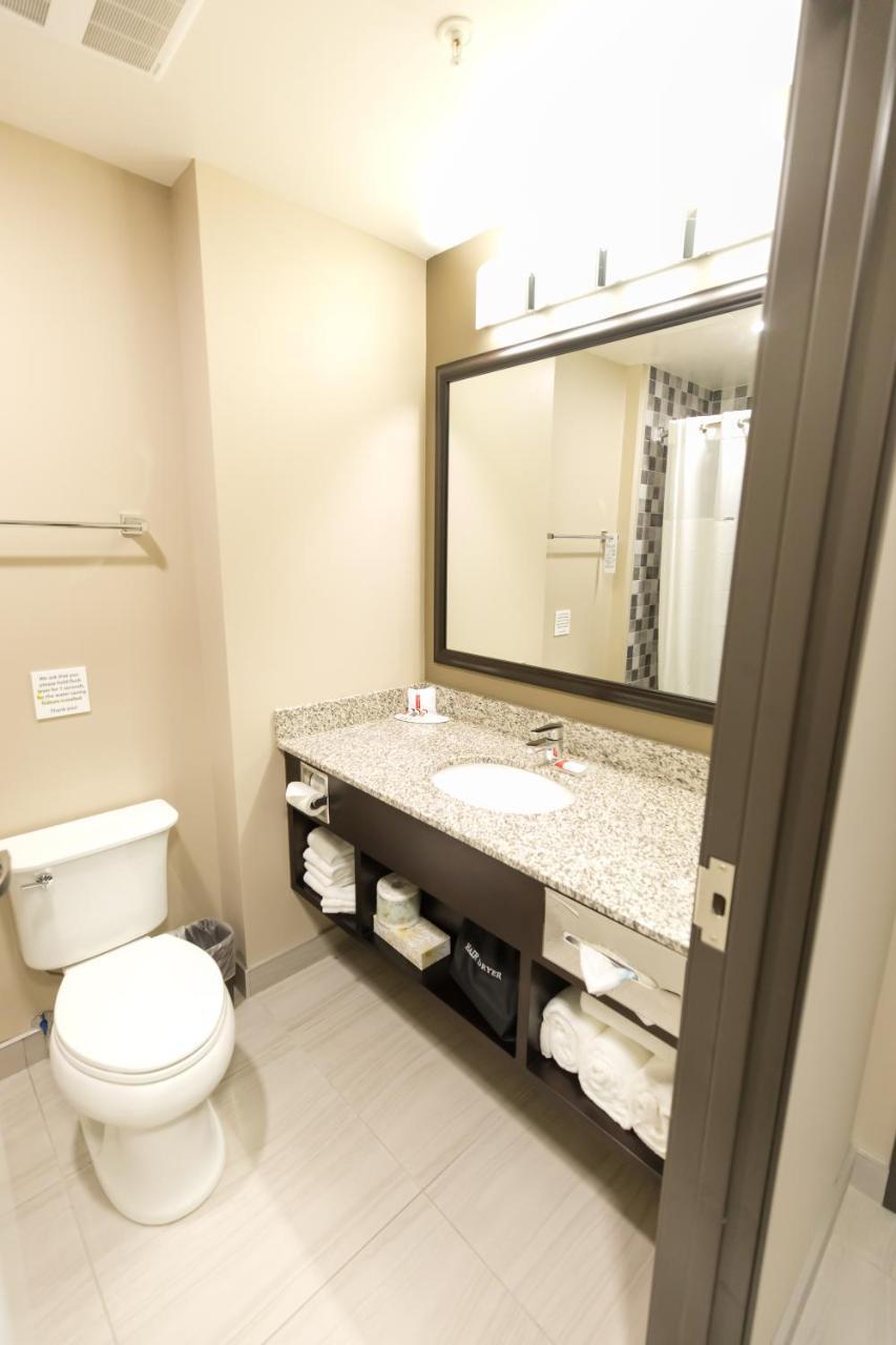 Super 8 By Wyndham Canmore Luaran gambar