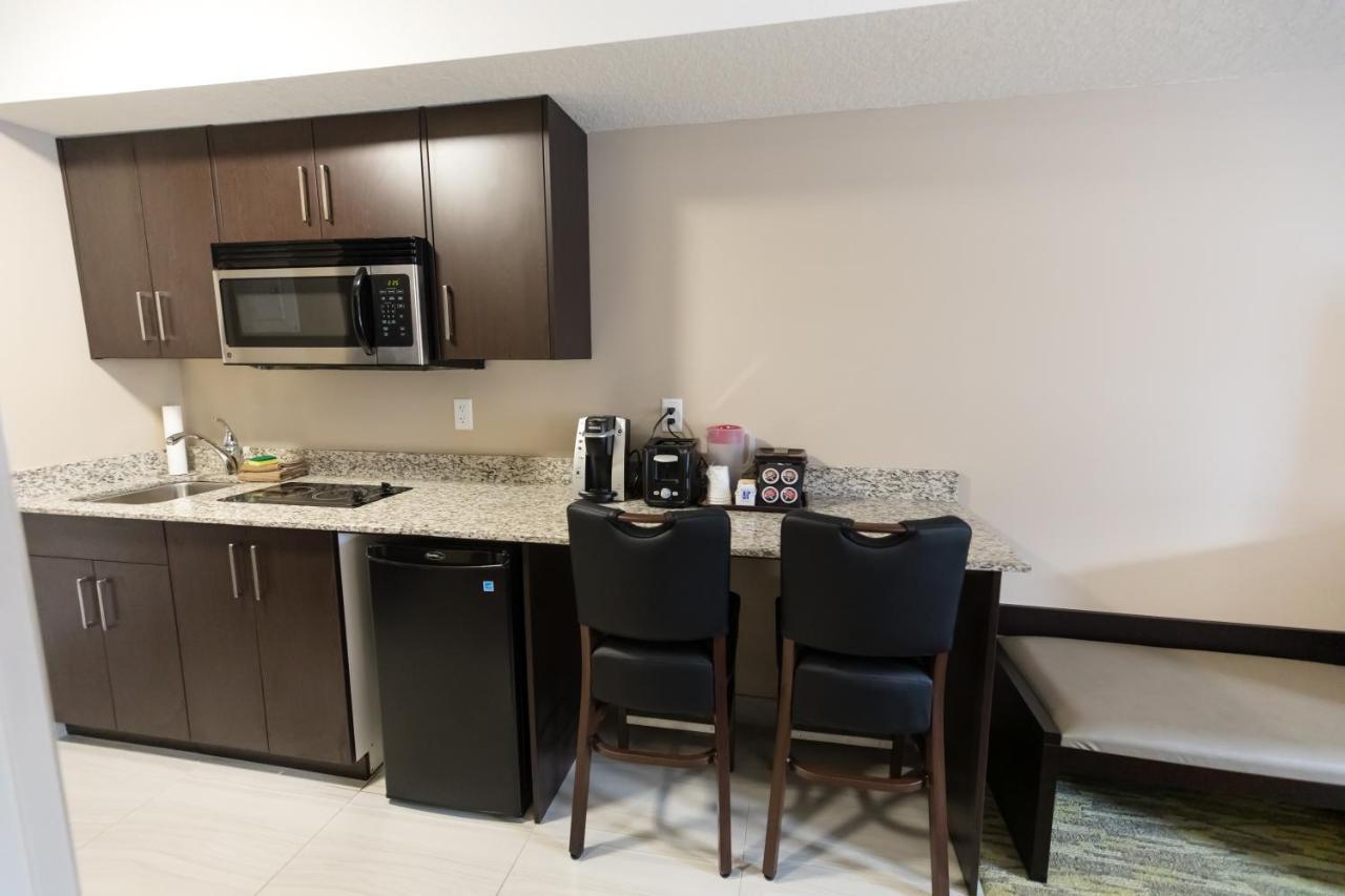 Super 8 By Wyndham Canmore Luaran gambar